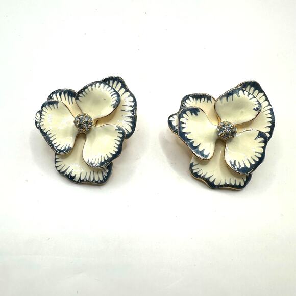 Kenneth Jay Lane Vintage Clip On Earring Flower Petal Cream Blue Enamel Jewelry - Picture 8 of 8